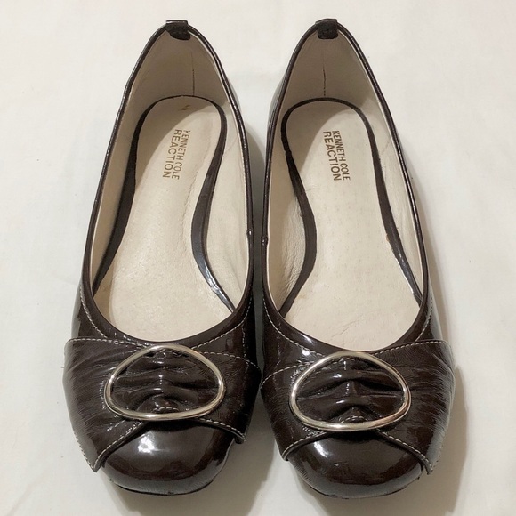 Kenneth Cole Reaction Brown Faux Patent Leather Flats w/Buckle on Toe - 9.5 - Picture 4 of 17